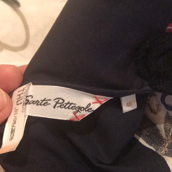 Blouse with zipper closure in back w/ floral silk - Picture 8 of 8